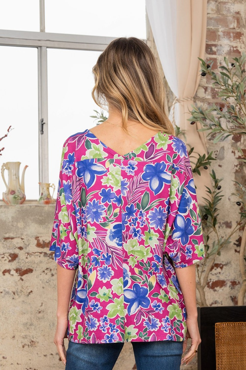 Sew In Love V-Neck Floral Half Sleeve Top